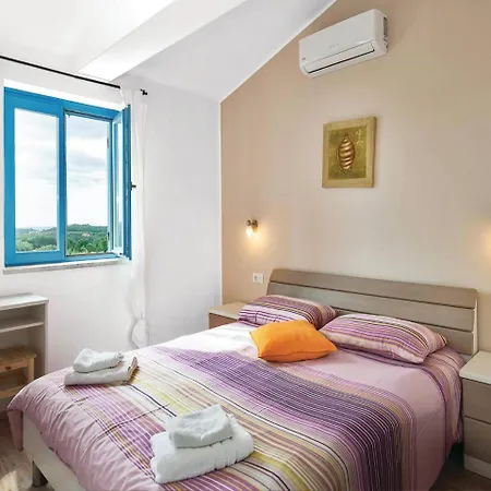 Holiday Mugeba Bb Vi Hébergement de vacances Poreč